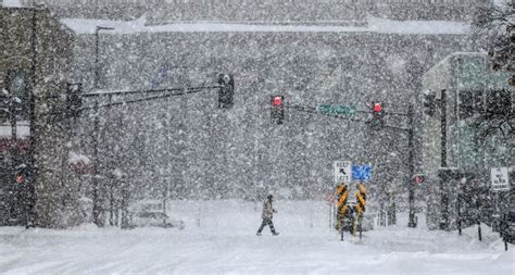 Minneapolis-St. Paul weather: School canceled, snow totals over 6" expected