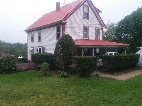 Milton, NH Real Estate - Milton Homes for Sale - realtor.com®