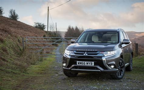 Mitsubishi Outlander GT 2017 | SUV Drive