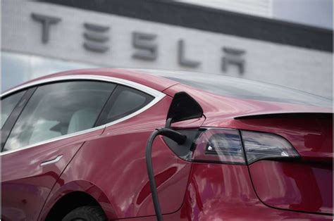 Tesla's recall of 2 million vehicles to fix its Autopilot system uses ...