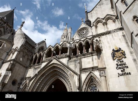 royal courts of justice london england uk Stock Photo - Alamy