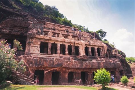 Visiting Undavalli Caves Near Vijayawada - Life and Its Experiments