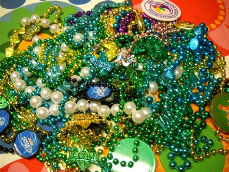 18 Strands Novelty Mardi Gras Beads Plastic Metallic by MadreGanza