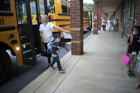 PHOTOS: Buford Elementary’s kindergartners arrive for first day of school | Multimedia ...