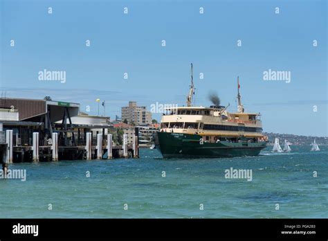 Manly ferry arriving at Manly wharf, Sydney, Australia Stock Photo - Alamy