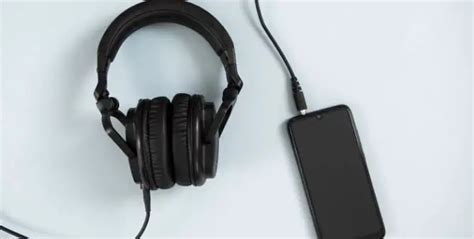 7 Best Accessories For Samsung Galaxy S21 FE In 2023