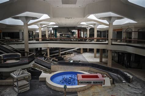 Taking Pictures Of The Dead Shopping Malls Of Our Youth: Images From ...