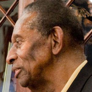 Earl Lloyd - Bio, Facts, Family | Famous Birthdays