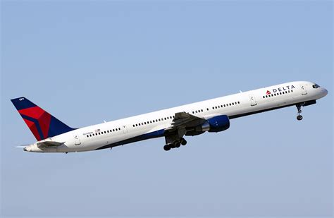 Boeing 757-300 Delta Airlines. Photos and description of the plane