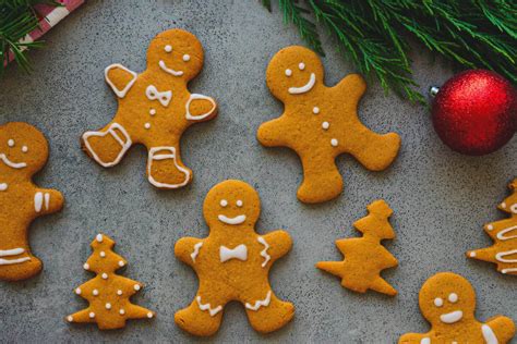 Easy Gingerbread Cookies - Dish 'n' the Kitchen