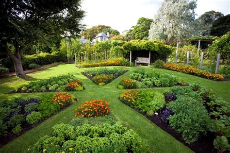 8 best ideas about Parterre Gardens on Pinterest | The internet, Feelings and Gravel path