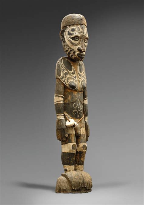 A MIDDLE SEPIK MALE FIGURE - Lot 129 | Male figure, Ancient sculpture, African art