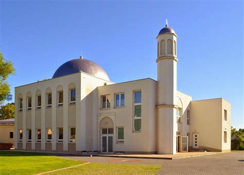 AHMADIYYA MOSQUE: Khadija Mosque - Heinersdorf, Berlin, Germany