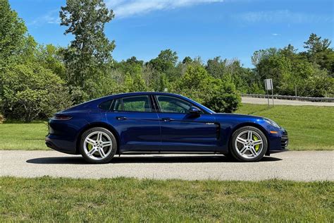 2021 Porsche Panamera 4S E-Hybrid is a powerful plug-in - CNET