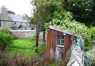St Margaret's Hope: garden shed | John Lord | Flickr