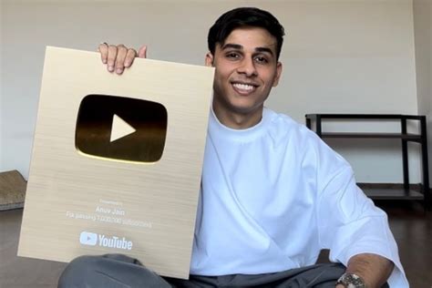 Anuv Jain - Age, Height, Bio, Wiki, Net Worth, Family, Girlfriend, Songs