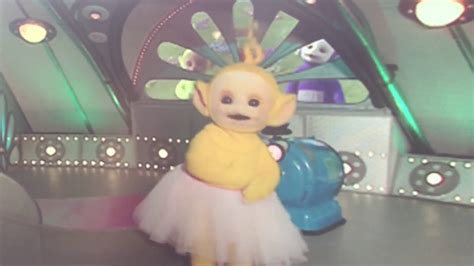 Laalaa Dances With Her Ball Teletubbies Wiki Fandom