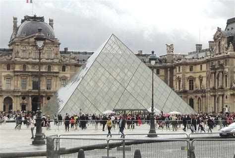 Louvre Pyramid (Paris, France) – B.L.A.S.T. – Live Life to the Fullest ...