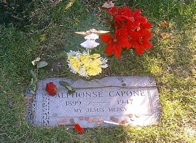 Al Capone - Grave of a Famous Person on Waymarking.com