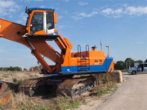 File:Hitachi Zaxis 470 LCH (owner Van Oord) pic3.JPG - Wikimedia Commons