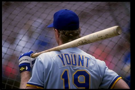 Milwaukee Brewers History: Robin Yount Gets 3000th Career Hit