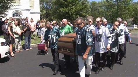 Eagles fan gets last laugh at his own funeral Video - ABC News