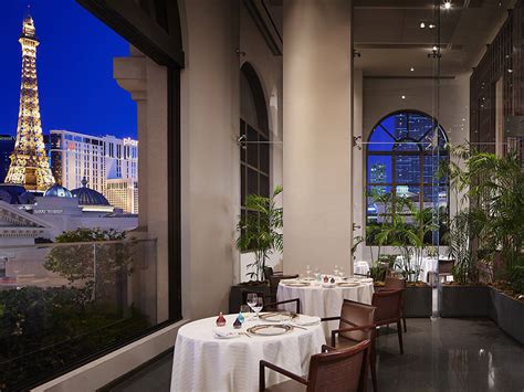 15 Best Restaurants in Las Vegas to Check Out Right Now