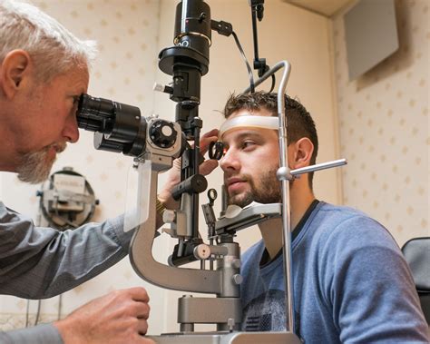 A Medical Eye Exam Vs. A Routine Vision Exam - What's The Difference?