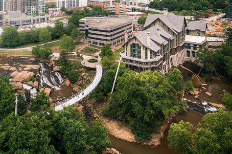 This New South Carolina Lodge Overlooks One of the Country's Best Parks