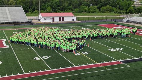 Newark students, staff join in welcoming Pelotonia riders to the city