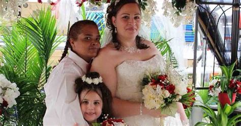 Couple Gets Married in Walmart | PS Family