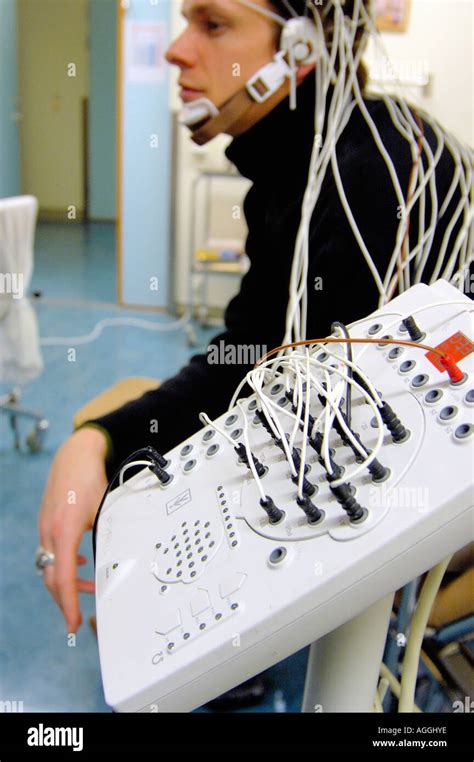 Measuring brain waves eeg machine hi-res stock photography and images ...