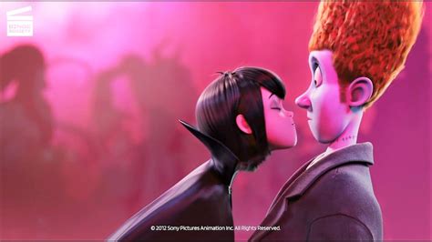 Hotel Transylvania Mavis Kiss