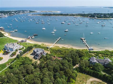 EDGARTOWN HARBOR ESTATE WITH PRIVATE DOCK | Massachusetts Luxury Homes ...