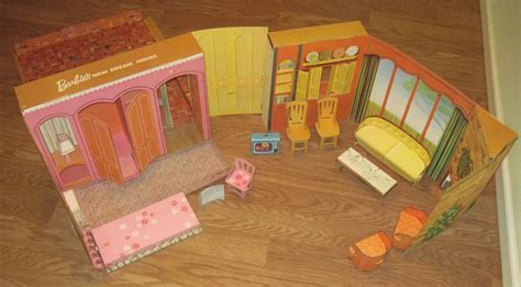 EARLY 1960's VINTAGE CARDBOARD BARBIE'S NEW DREAM HOUSE WITH FURNITURE ...