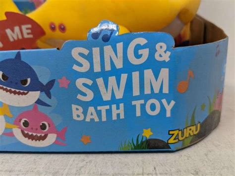 Pinkfong Baby Shark Sing & Swim Bath Toy - Dutch Goat