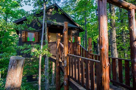 The Most Unique Hotel In Arkansas, Eureka Springs Treehouse Is A Must-Visit | Treehouse cottages ...