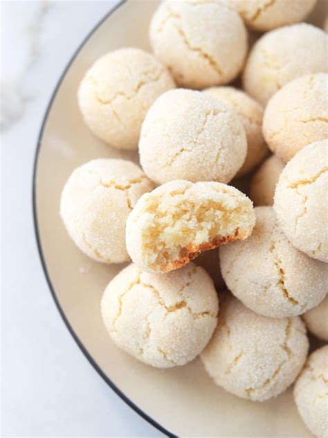 Italian Amaretti Cookies – Sweet and Savoury Pursuits