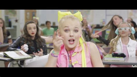 JoJo Siwa - BOOMERANG (Official Video) - YouTube