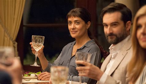 Salma Hayek en su película Beatriz at dinner - AARP