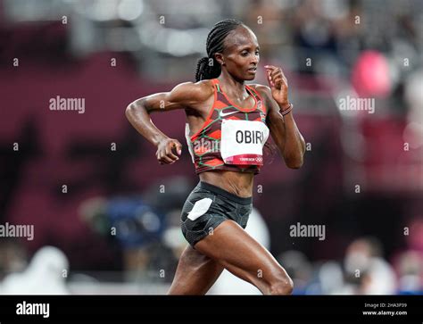 Hellen Obiri competing in the 10,000 meters of the 2020 Tokyo Olympics ...