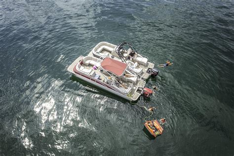 Summer Boating Tips for Safe Fun in The Sun | NewsUSA