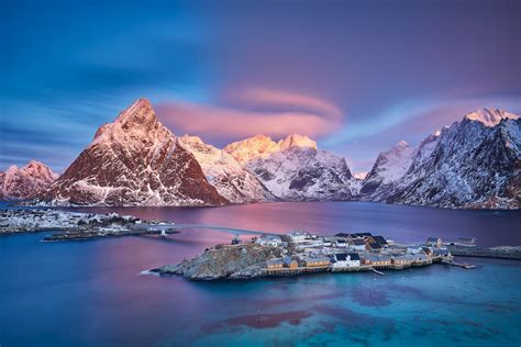 Photographer Captures Awe-Inspiring Arctic Landscape Photography