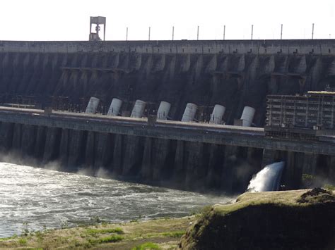 Tommy in South America: Itaipu Dam in Brazil