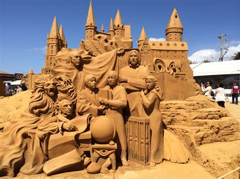 Storyland Sand Sculptures ~ Hogwarts Castle | Sand sculptures, Sand castle, Sand art