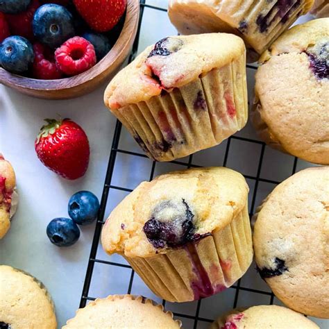 Mixed Berry Muffins with Buttermilk – Sugary Logic