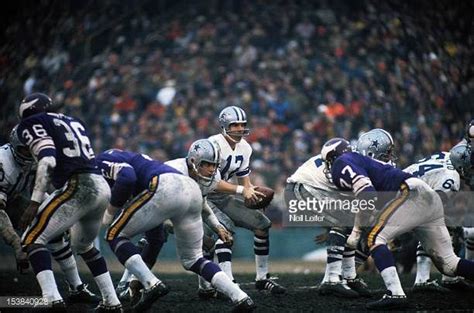 1971 Dallas | 1971 Nfl Playoffs Stock Photos and Pictures | Getty ...