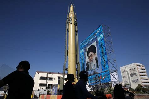 Iran defies UN resolution, tests ballistic missile