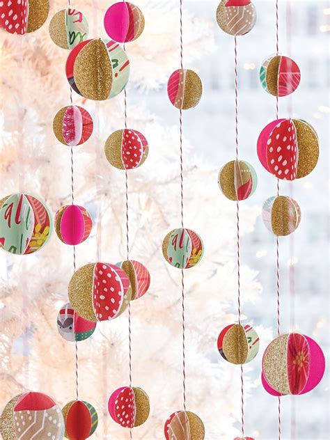 Christmas Craft Idea: Wrapping Paper Scrap Garland DIY | Diy christmas ...