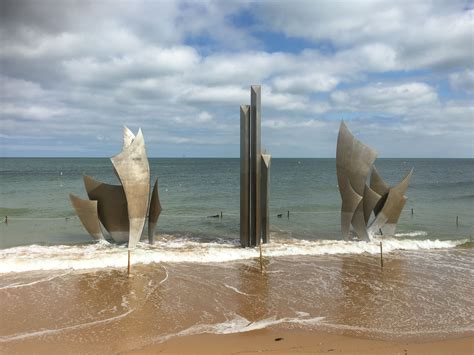 Omaha Beach memorial | United states army, Normandy, Beach